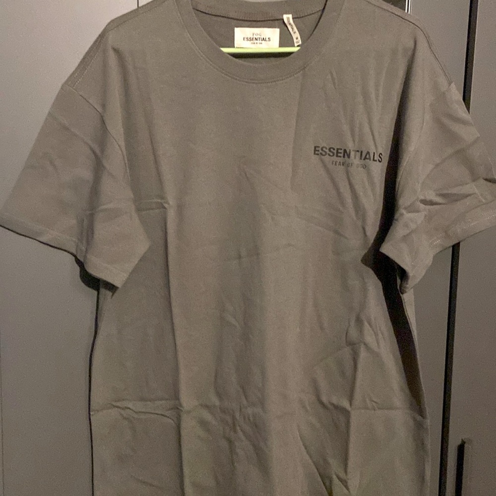 ESSENTIALS Grey T-shirt - Medium